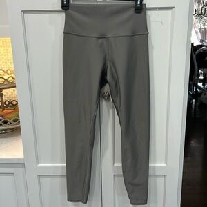 Alo NEW Airlift High wait 7/8 leggings